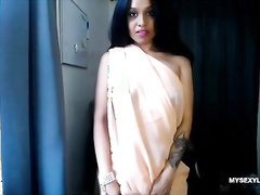 Desi Bhabhi Talking Dirty With boys On Webcam